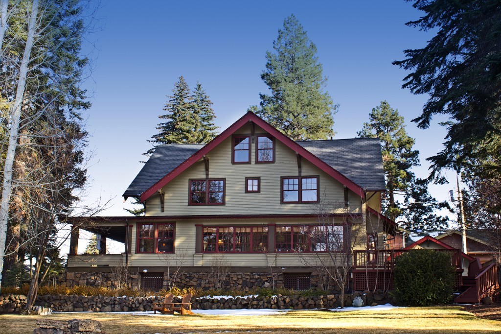 From ultra-modern to classic Craftsman, building your own home gives you complete choice over all stylistic elements.